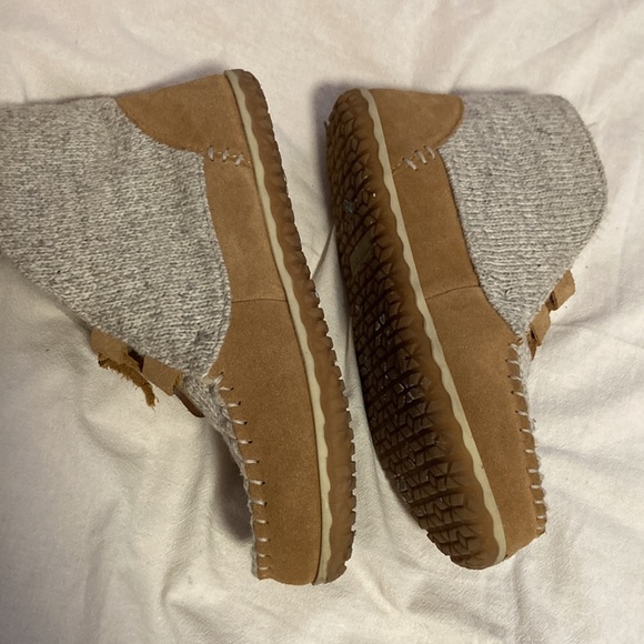 Minnetonka booties - Picture 3 of 5